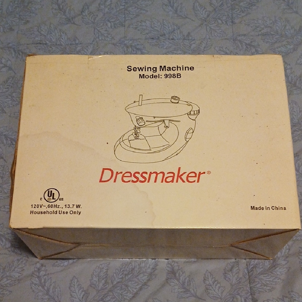 Dressmaker Sewing Machine Model 998B